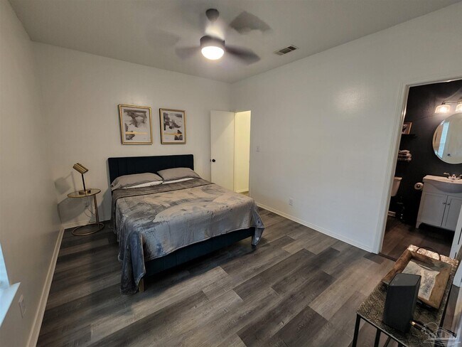 Photo - 501 E Burgess Rd