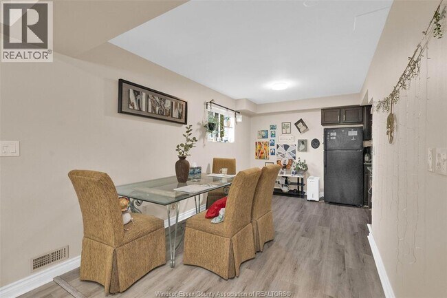 Photo - 4851 Matchett Rd