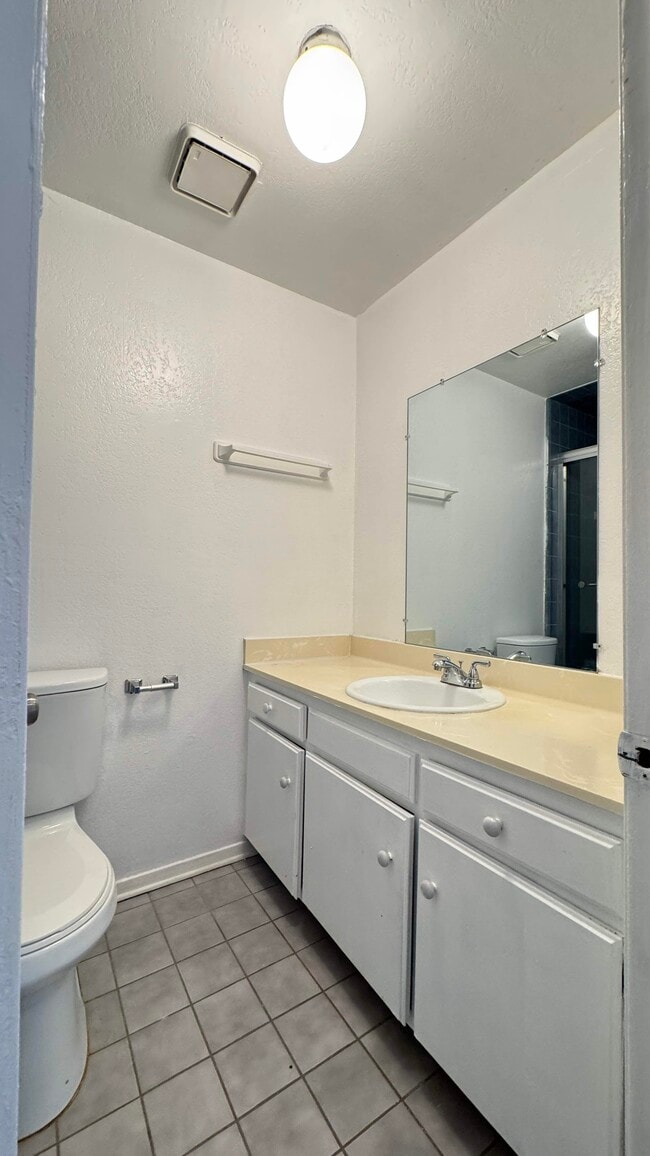 Photo - 18530 Hatteras St Unidad 330