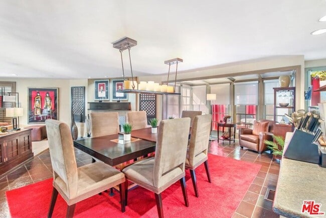 Photo - 3200 Primera Ave