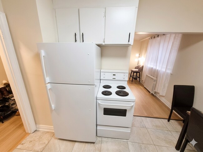 Photo - 104-1000 O Connor Drive East York ON M4B 2T3