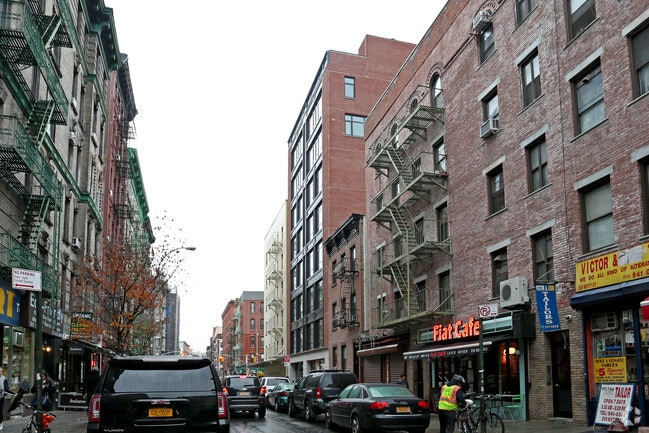 Photo - 199 Mott St