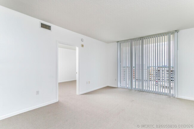 Photo - 18800 NE 29th Ave Unit 923