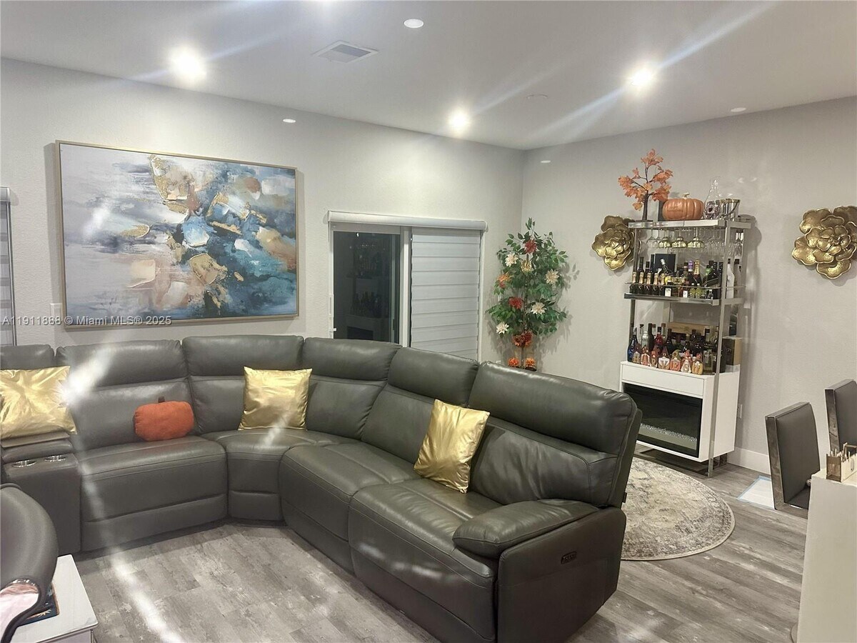 Photo - 4972 SW 127th Ave