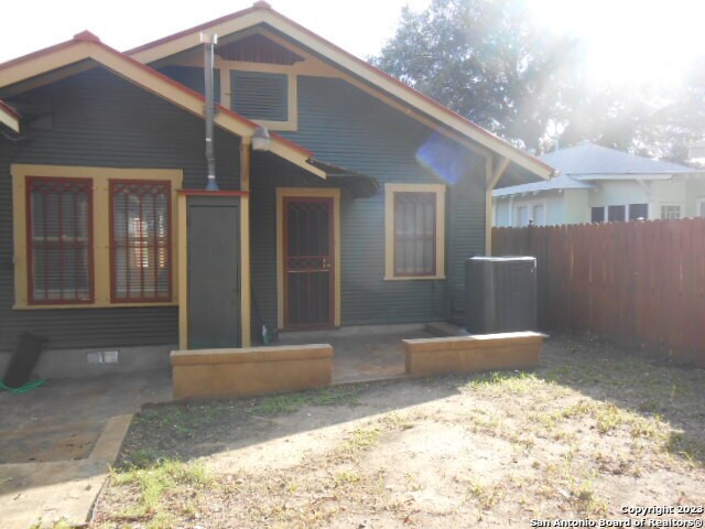 Photo - 711 E Evergreen Ct