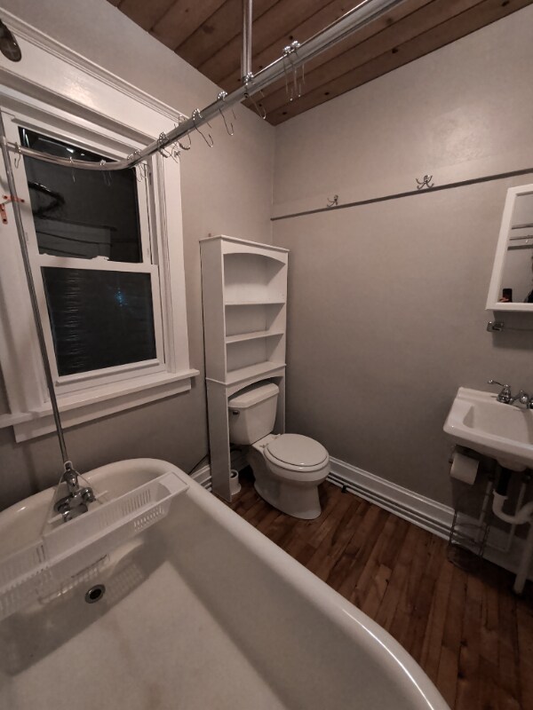 Building Photo - 1027 E Chapman St