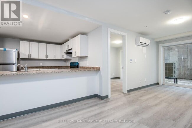 Photo - 10 Queen St Unit 002