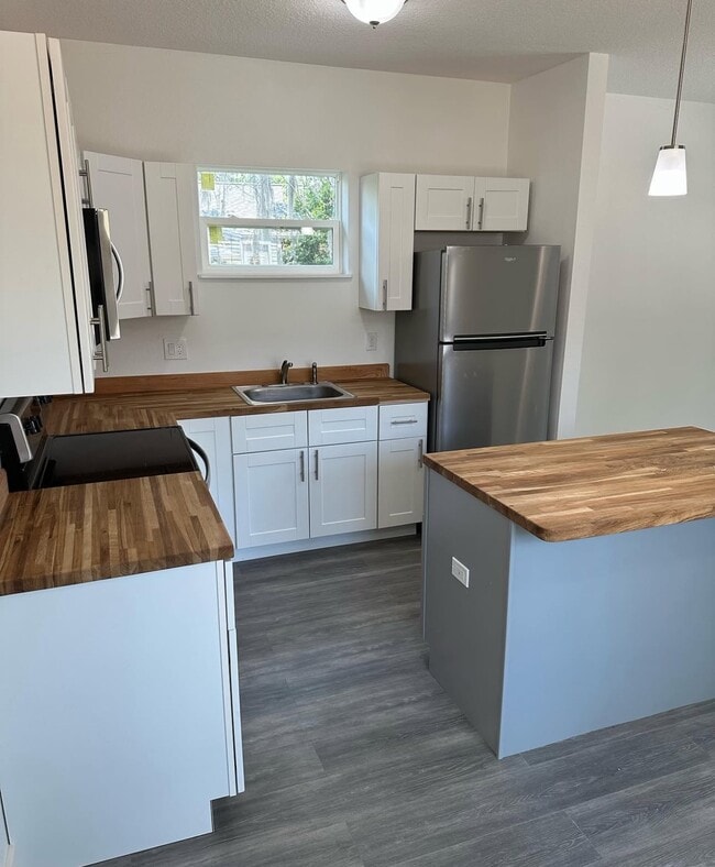 Photo - 701 E Ellicott St Unidad Detached