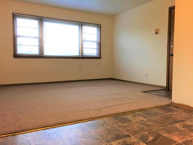 Photo - 4433 University Ave NE Unit 202