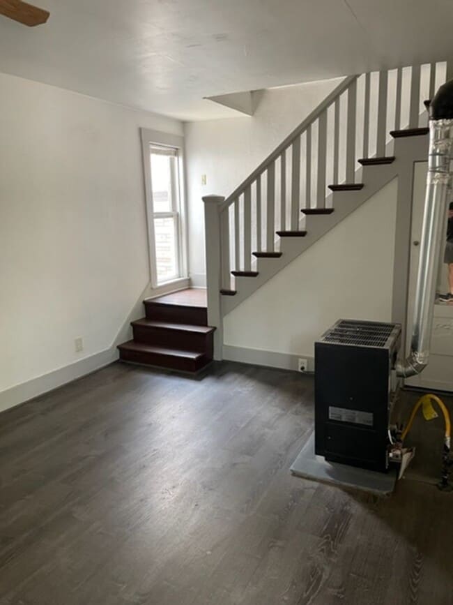 Photo - Downtown 3bd/1ba Duplex