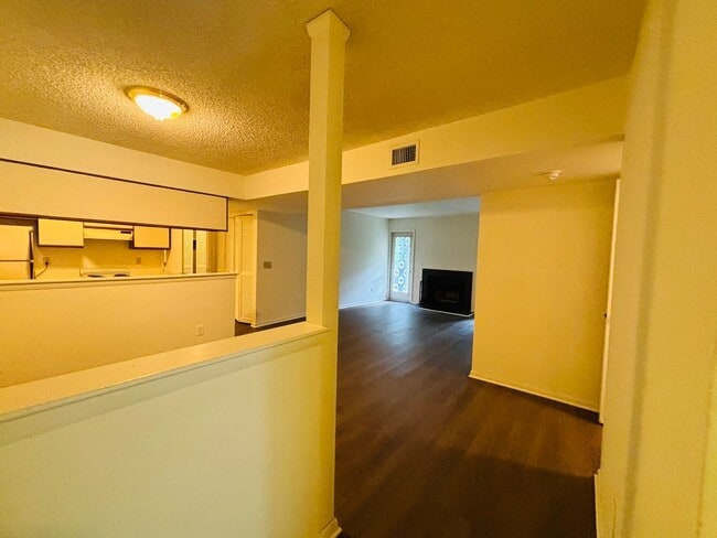 Photo - 1316 Henry Ln