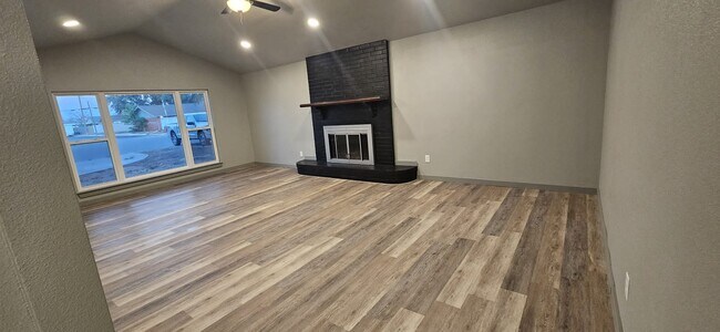 Photo - 1521 S Missouri St