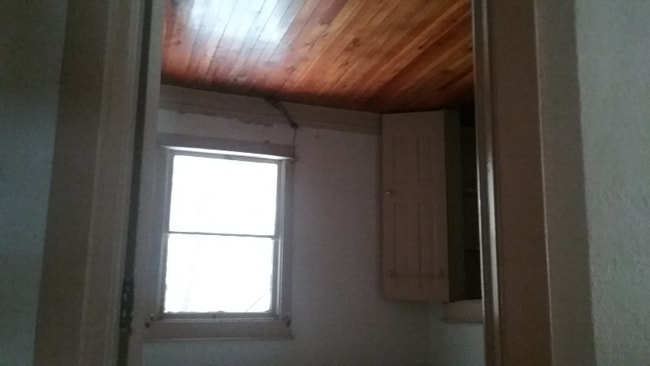 Photo - 709 Monroe St