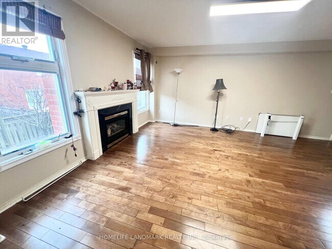 Photo - 24 Holmwood St