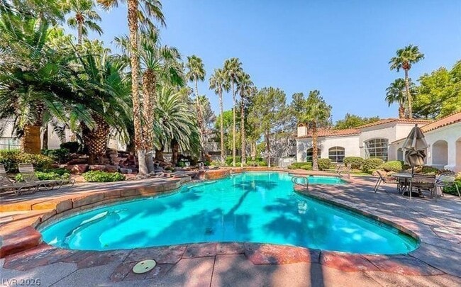 Photo - 2975 Bluegrass Ln Unidad 824