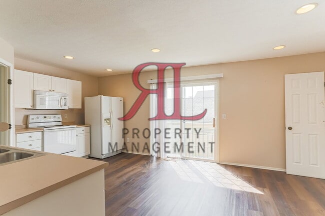 Photo - 323 Oxford Oak Dr