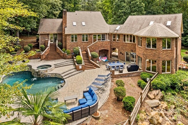 Photo - 709 Normandy Rd