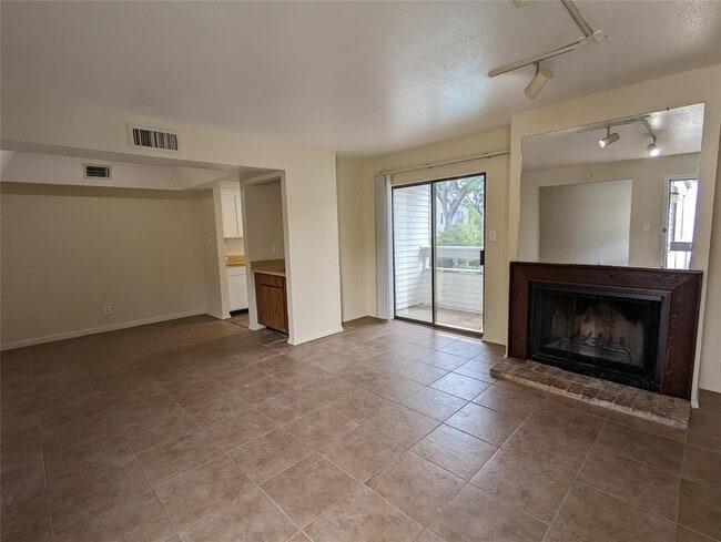 Photo - 7431 Holly Hill Dr