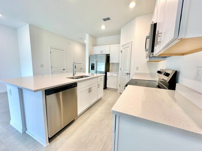 Photo - Stylish 3Bedrooms 2.5Bath townhome-living ...