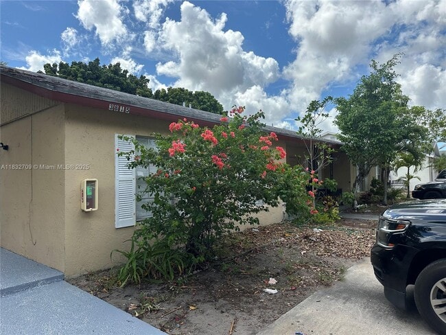 Photo - 3815 S 57th Ave Apartment Unit south