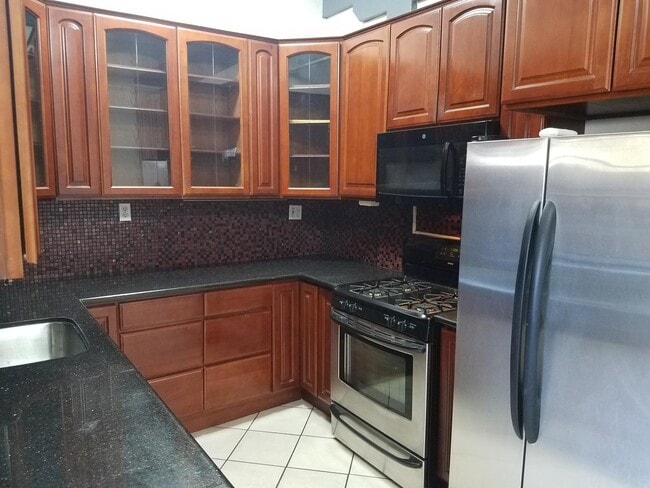 Photo - Large well located West Oakland condominium