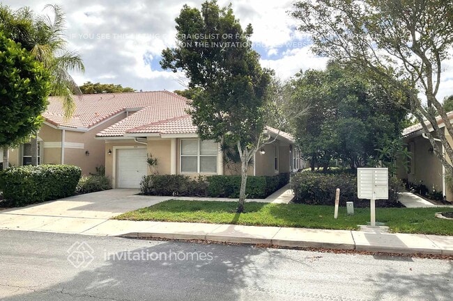 Photo - 303 E Coral Trace Cir