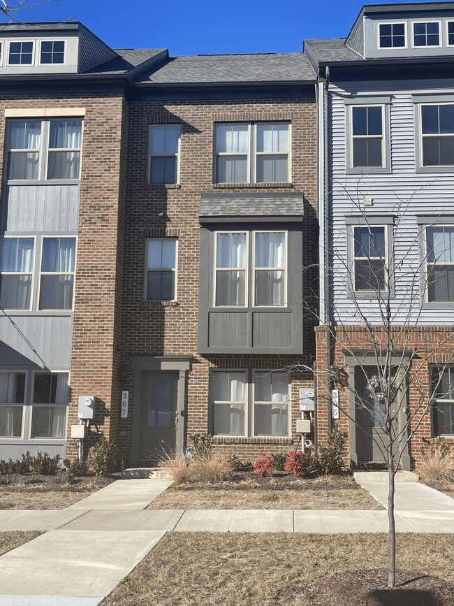 Photo - 307 Phoenix Dr