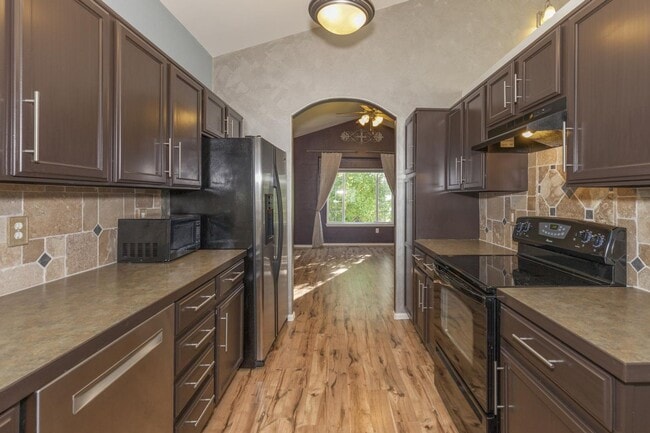 Photo - Spacious & Beautiful 3 Bedroom Home