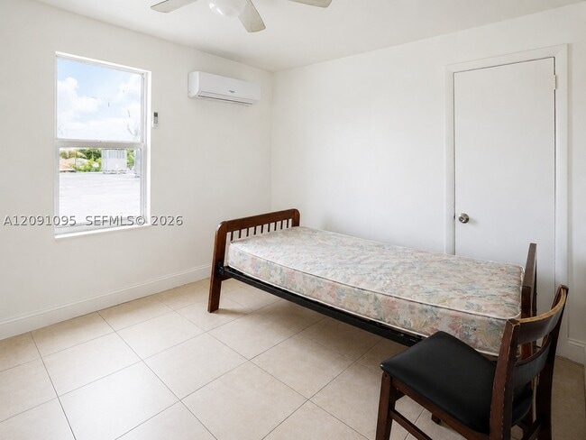 1186 NW 103rd St Unit 2
