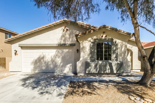 Photo - 1062 E Nickleback St House