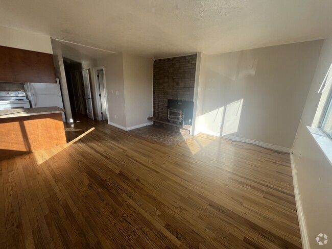 Building Photo - 245 Cherry Hill Dr Unit 245 Rental