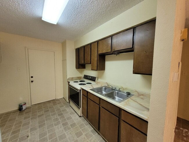 Photo - 613 Maurice St Unit 613A