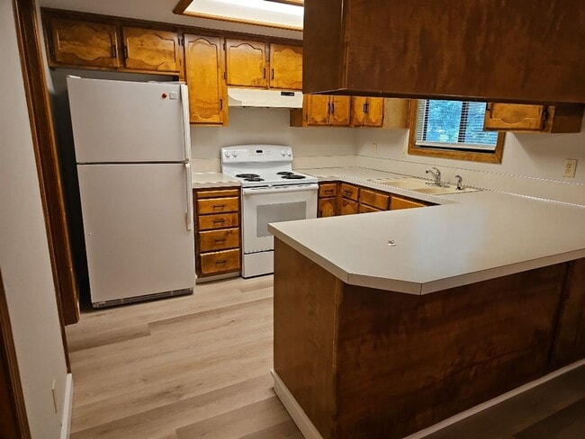 Building Photo - ? MOVE IN SPECIAL! ? Get $400 OFF for the ...