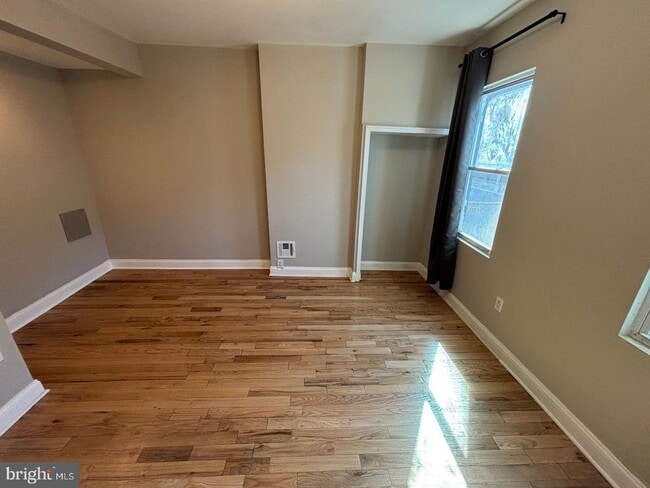 Photo - 1213 W William St