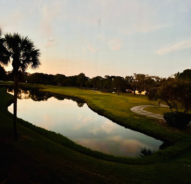 Photo - 4408 Weybridge Unidad Weybridge