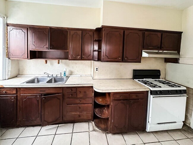 Photo - 170 St Pauls Ave Unit 3