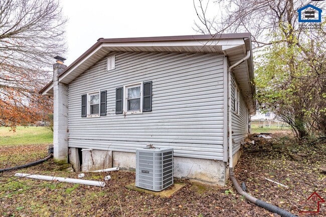 Photo - 1211 Dale Way