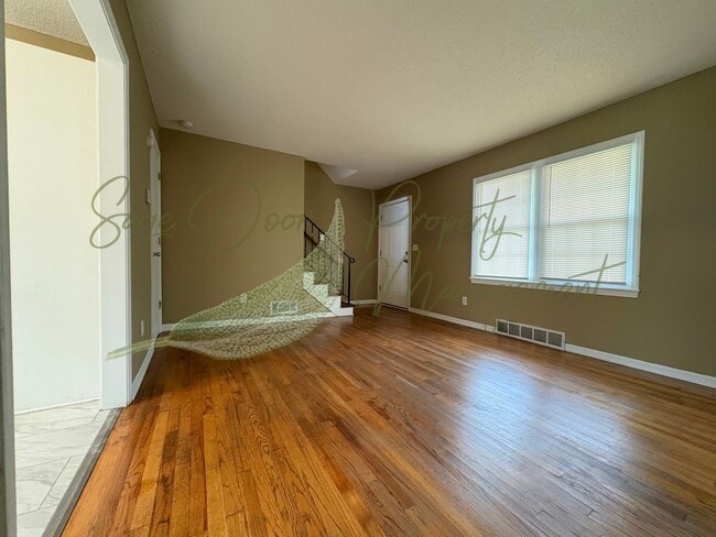 Photo - DUPLEX IN INDEPENDENCE!!!