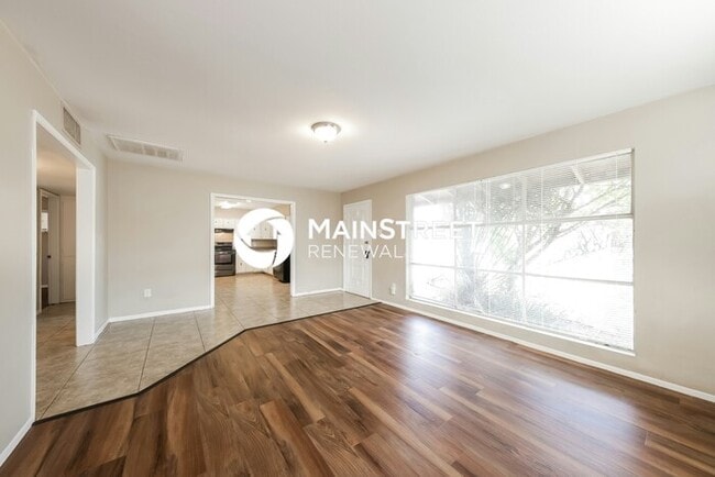 2 Bedroom Pet-Friendly Home in Phoenix, AZ with Main Street Renewal