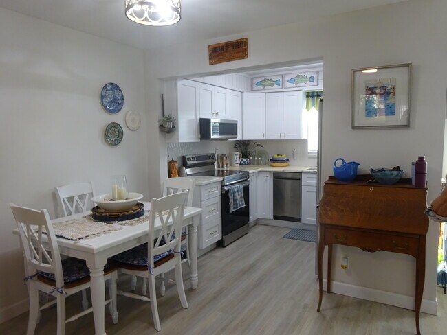 Photo - 2763 Dudley Dr W Unidad H