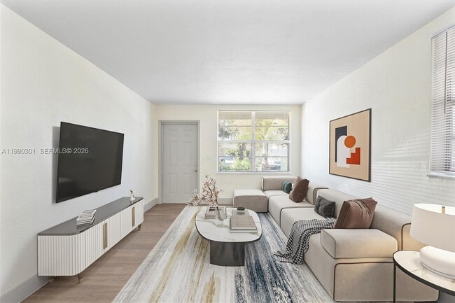 Building Photo - 1715 N 16th Ave Unit 312