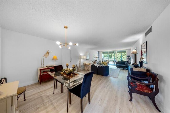 Photo - 901 Cypress Grove Dr