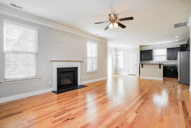 Photo - 170 Davelyn Ct
