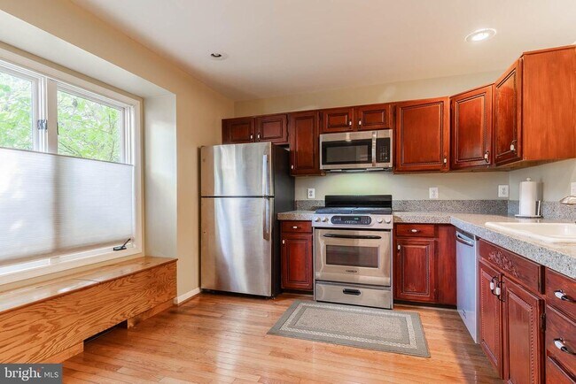 Photo - 4018 Lake Glen Rd