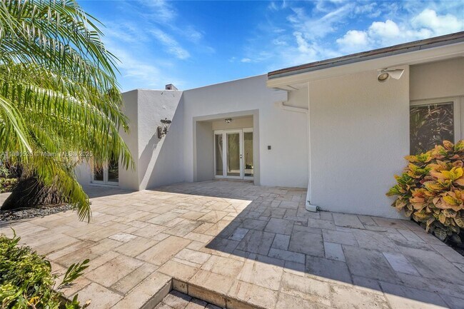 Photo - 8303 Old Cutler Rd