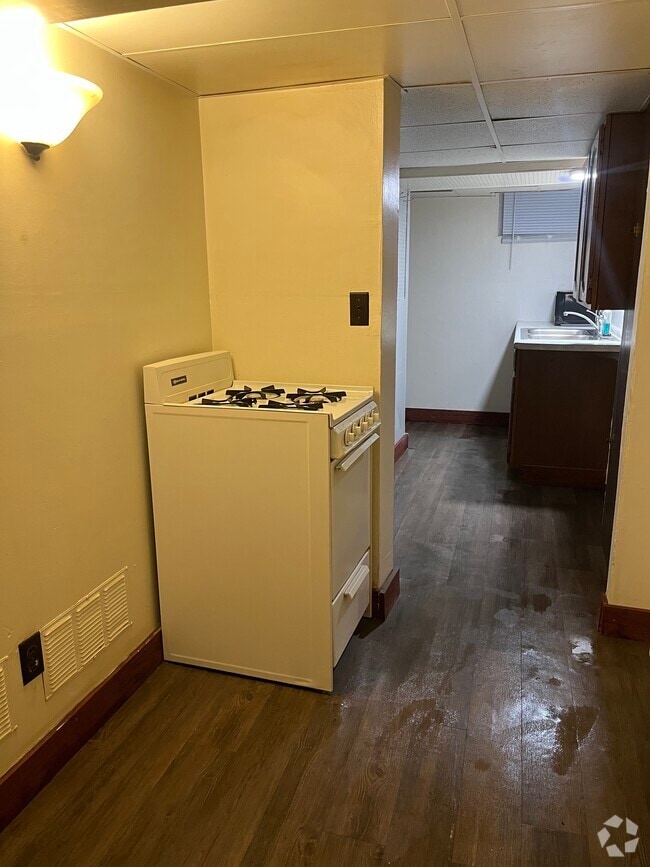 Building Photo - 805 5th Ave NW Rental