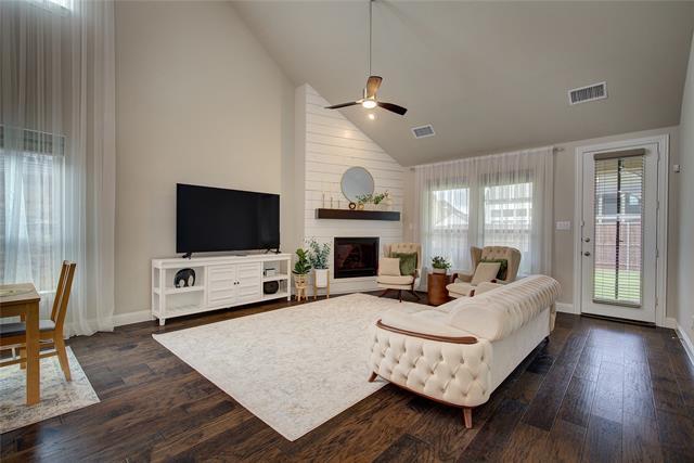Photo - 132 Iris Dr