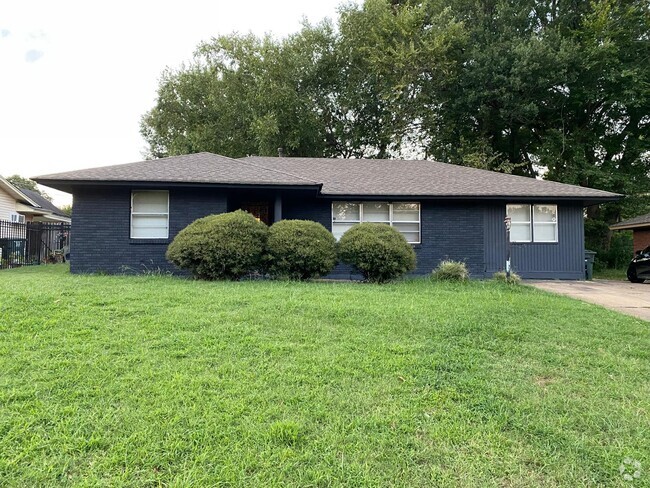 Building Photo - 822 White Clover Ln Rental