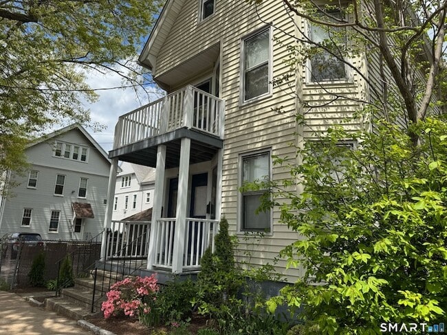 Photo - 215 Willow St Unit 1