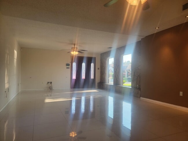 Photo - 702 Zebra Dr